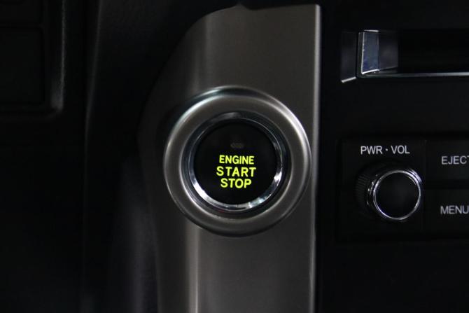 Toyota Land Cruiser Prado 150 Series с пробегом 2013 года, цена 2 465 650 рублей, 327780 км, внедорожник, Автокод Объявления