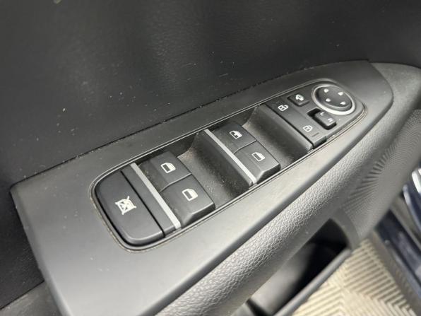 Kia K3 II Рестайлинг с пробегом 2021 года, цена 2 370 000 рублей, 41903 км, седан, Автокод Объявления