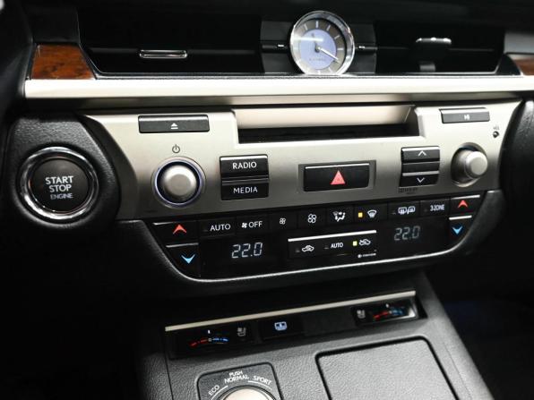 Lexus ES VI с пробегом 2013 года, цена 2 250 000 рублей, 265029 км, седан, Автокод Объявления