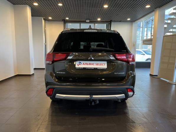 Mitsubishi Outlander III Рестайлинг 2 с пробегом 2017 года, цена 1 900 000 рублей, 193700 км, внедорожник, Автокод Объявления