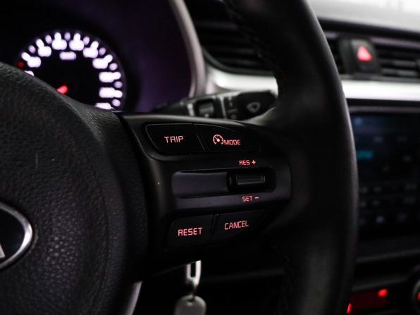 Kia Rio IV Рестайлинг с пробегом 2021 года, цена 1 539 000 рублей, 159541 км, седан, Автокод Объявления