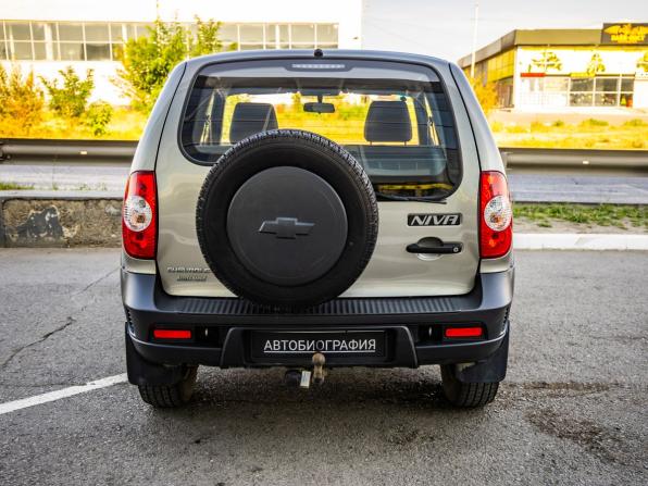 Chevrolet Niva I Рестайлинг с пробегом 2015 года, цена 738 000 рублей, 42729 км, внедорожник, Автокод Объявления