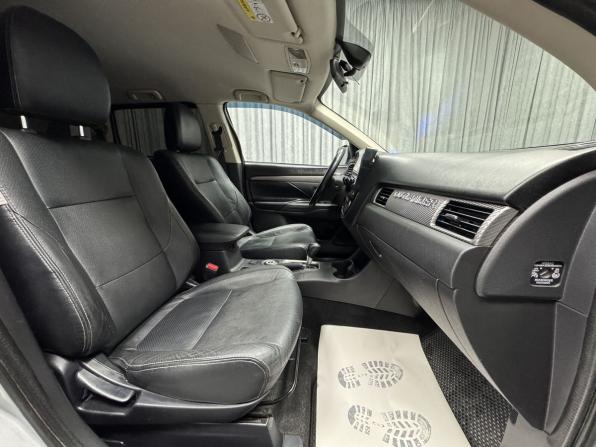 Mitsubishi Outlander III Рестайлинг 2 с пробегом 2015 года, цена 1 780 000 рублей, 185672 км, внедорожник, Автокод Объявления