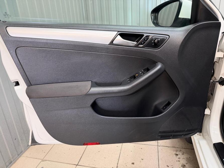 Volkswagen Jetta VI Магнитогорск  - изображение 13