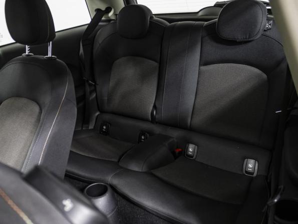 Mini Hatch III (F55/F56) Рестайлинг с пробегом 2019 года, цена 2 088 000 рублей, 55000 км, хэтчбек, Автокод Объявления