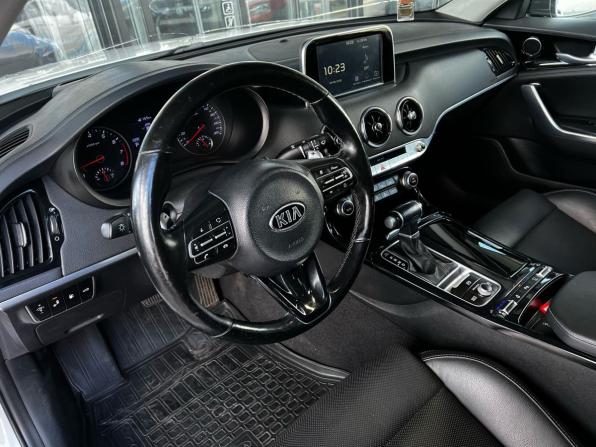 Kia Stinger I с пробегом 2018 года, цена 1 950 000 рублей, 162602 км, лифтбек, Автокод Объявления