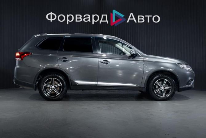 Mitsubishi Outlander III Рестайлинг 2 с пробегом 2018 года, цена 1 899 000 рублей, 206029 км, внедорожник, Автокод Объявления