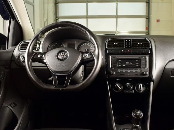 Volkswagen Polo V Рестайлинг с пробегом 2017 года, цена 777 999 рублей, 251560 км, седан, Автокод Объявления