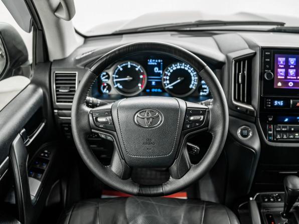 Toyota Land Cruiser 200 Series Рестайлинг 2 с пробегом 2019 года, цена 7 350 000 рублей, 194019 км, внедорожник, Автокод Объявления