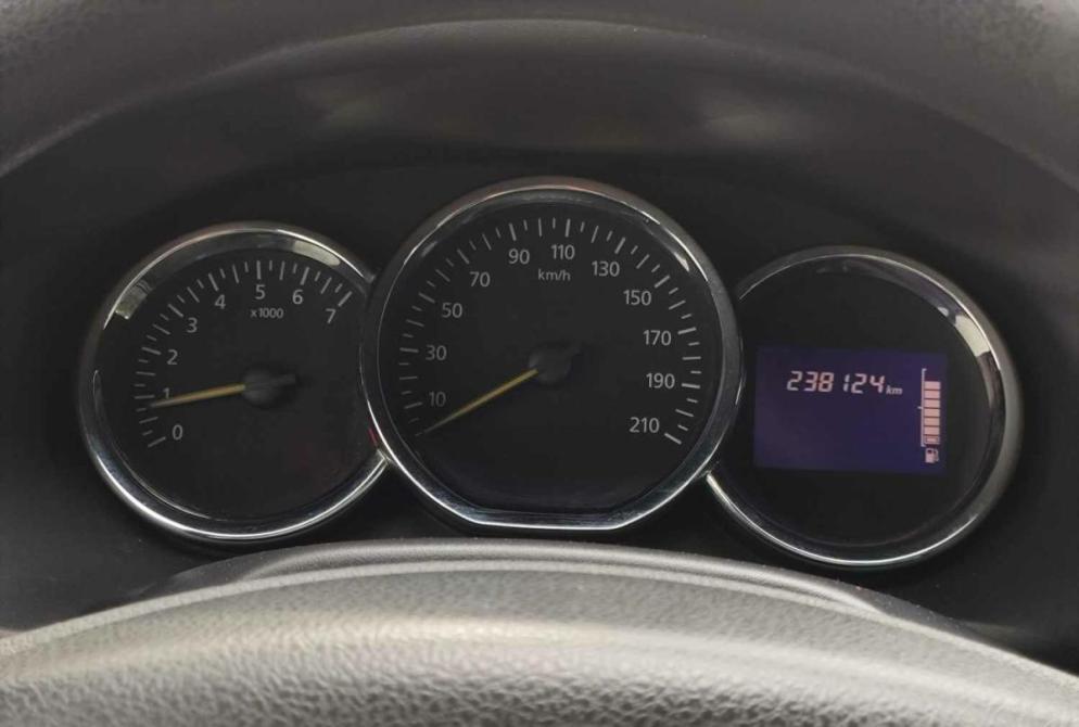Renault Logan II Санкт-Петербург  - изображение 21