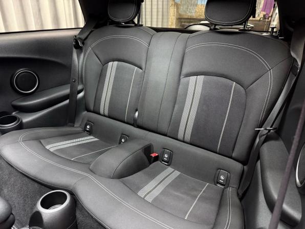 Mini Hatch III (F55/F56) с пробегом 2015 года, цена 2 069 000 рублей, 180000 км, хэтчбек, Автокод Объявления