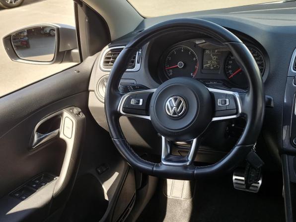 Volkswagen Polo V Рестайлинг с пробегом 2018 года, цена 1 389 000 рублей, 90193 км, седан, Автокод Объявления