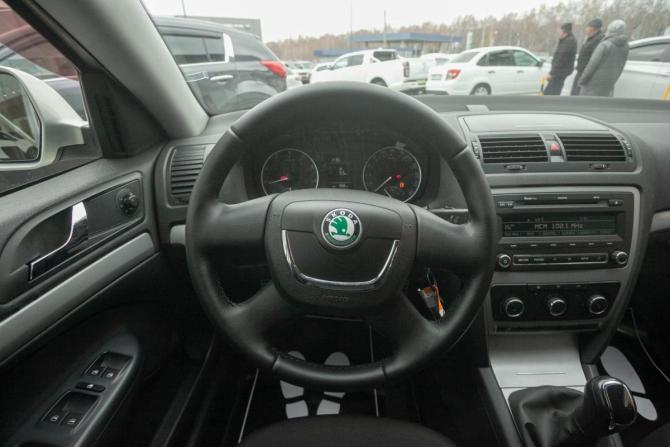 Skoda Octavia II (A5) Рестайлинг с пробегом 2013 года, цена 745 000 рублей, 177800 км, лифтбек, Автокод Объявления