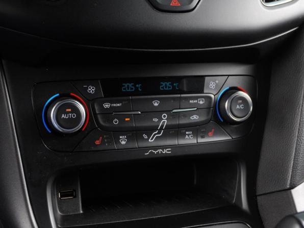 Ford Focus III Рестайлинг с пробегом 2018 года, цена 1 350 000 рублей, 139045 км, седан, Автокод Объявления
