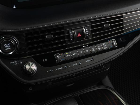 Lexus LS V с пробегом 2018 года, цена 5 300 000 рублей, 268568 км, седан, Автокод Объявления