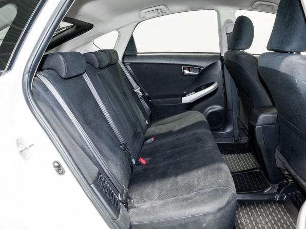 Toyota Prius III Рестайлинг (XW30) с пробегом 2014 года, цена 1 300 000 рублей, 197712 км, лифтбек, Автокод Объявления