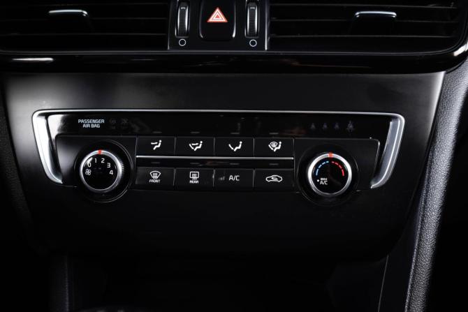 Kia Optima IV Рестайлинг с пробегом 2019 года, цена 1 299 000 рублей, 185000 км, седан, Автокод Объявления