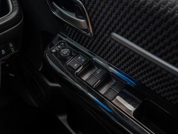 Honda Stepwgn V с пробегом 2015 года, цена 2 170 000 рублей, 114052 км, минивэн, Автокод Объявления