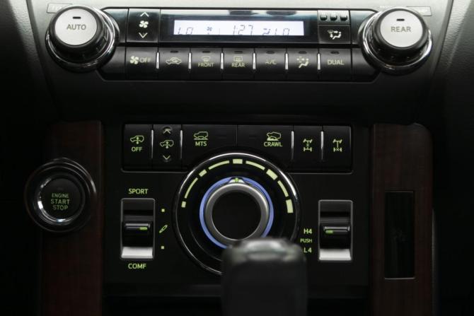 Toyota Land Cruiser Prado 150 Series Рестайлинг 1 с пробегом 2016 года, цена 3 650 000 рублей, 312140 км, внедорожник, Автокод Объявления