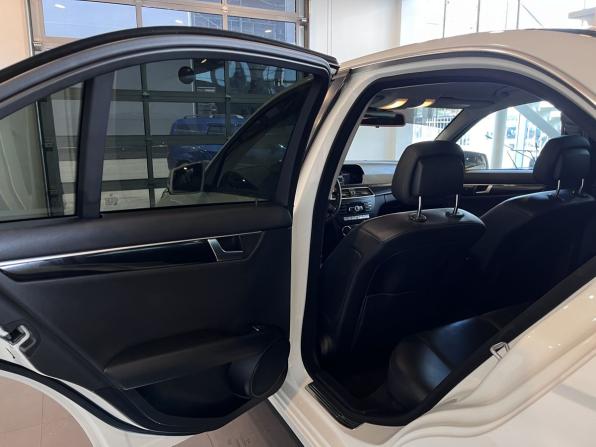 Mercedes-Benz C-Класс III (W204) Рестайлинг с пробегом 2011 года, цена 1 500 000 рублей, 142550 км, седан, Автокод Объявления