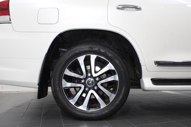Toyota Land Cruiser 200 Series Рестайлинг 2 с пробегом 2019 года, цена 8 100 000 рублей, 134125 км, внедорожник, Автокод Объявления
