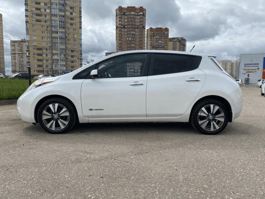 Nissan Leaf I (ZE0/AZE0) Тверь  - изображение 4