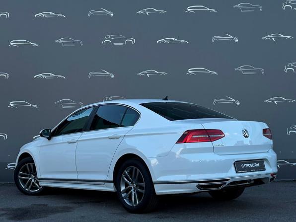 Volkswagen Passat B8 с пробегом 2018 года, цена 2 065 300 рублей, 95397 км, седан, Автокод Объявления