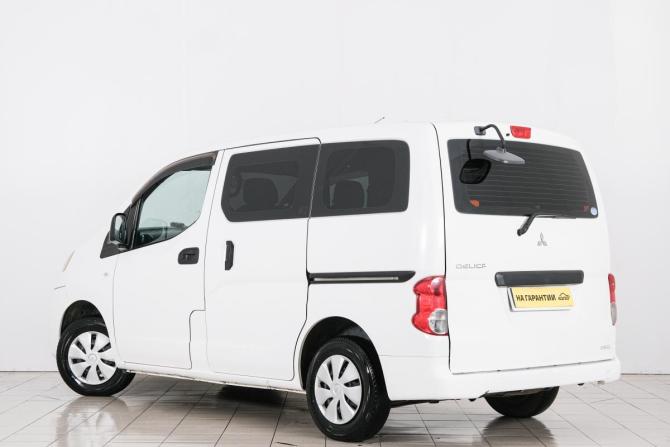 Mitsubishi Delica V с пробегом 2012 года, цена 1 049 000 рублей, 234958 км, минивэн, Автокод Объявления