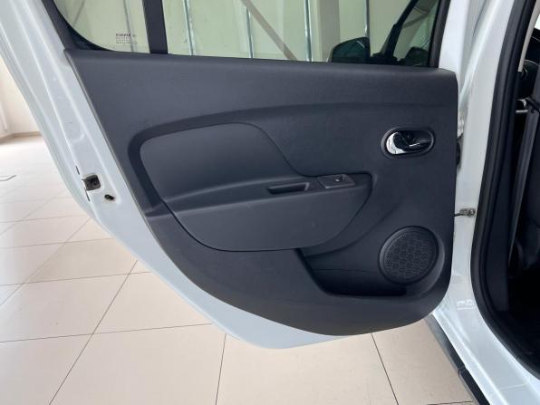 Renault Sandero II Рестайлинг с пробегом 2019 года, цена 1 130 000 рублей, 98200 км, хэтчбек, Автокод Объявления