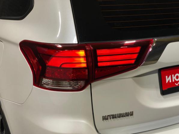 Mitsubishi Outlander III Рестайлинг 3 с пробегом 2018 года, цена 1 855 000 рублей, 197306 км, внедорожник, Автокод Объявления