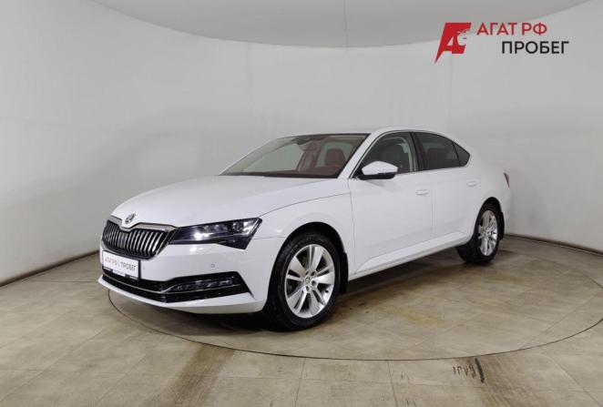 Skoda Superb III Рестайлинг с пробегом 2019 года, цена 2 680 000 рублей, 78050 км, лифтбек, Автокод Объявления