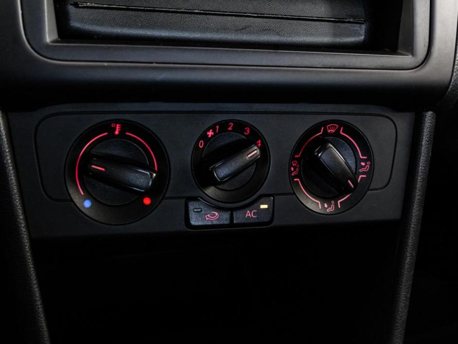 Volkswagen Polo V Санкт-Петербург  - изображение 13