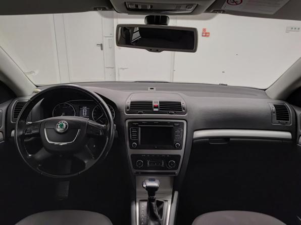Skoda Octavia II (A5) Рестайлинг с пробегом 2012 года, цена 875 000 рублей, 236165 км, лифтбек, Автокод Объявления