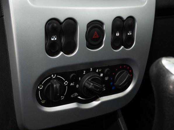 Renault Sandero I с пробегом 2014 года, цена 650 000 рублей, 179800 км, хэтчбек, Автокод Объявления