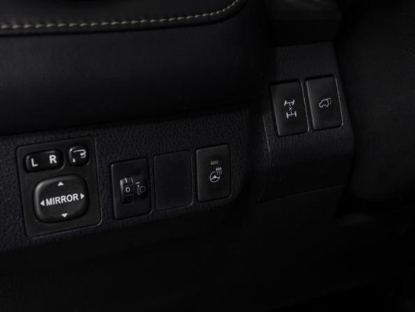 Toyota RAV4 IV (XA40) Рестайлинг с пробегом 2016 года, цена 1 879 000 рублей, 150472 км, внедорожник, Автокод Объявления