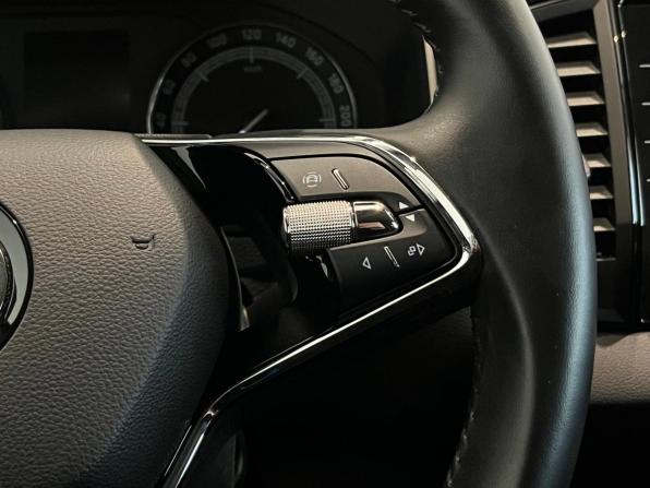 Skoda Karoq I с пробегом 2021 года, цена 2 740 000 рублей, 36487 км, внедорожник, Автокод Объявления