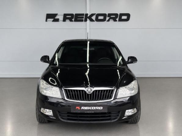 Skoda Octavia II (A5) Рестайлинг с пробегом 2013 года, цена 899 000 рублей, 197882 км, лифтбек, Автокод Объявления