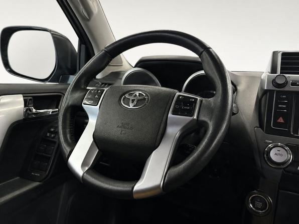 Toyota Land Cruiser Prado 150 Series Рестайлинг 1 с пробегом 2014 года, цена 3 699 000 рублей, 113913 км, внедорожник, Автокод Объявления