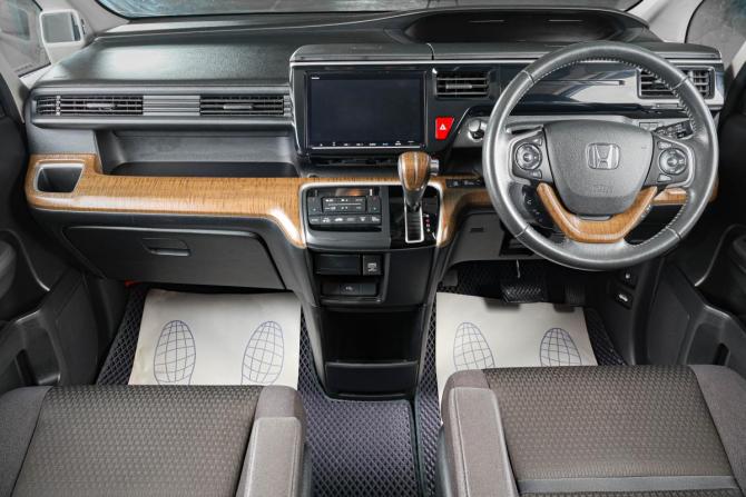 Honda Stepwgn V Рестайлинг с пробегом 2020 года, цена 2 449 000 рублей, 92000 км, минивэн, Автокод Объявления