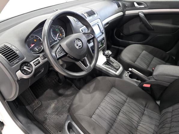 Skoda Octavia II (A5) Рестайлинг с пробегом 2012 года, цена 950 000 рублей, 202036 км, лифтбек, Автокод Объявления