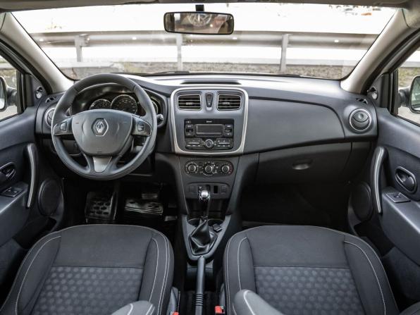 Renault Logan II с пробегом 2018 года, цена 998 000 рублей, 105716 км, седан, Автокод Объявления
