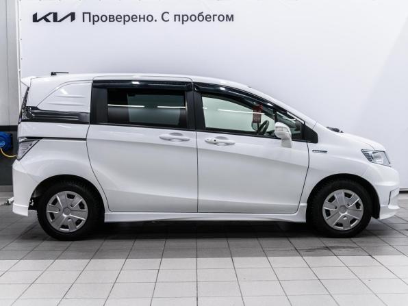 Honda Freed I Рестайлинг с пробегом 2013 года, цена 999 000 рублей, 130580 км, компактвэн, Автокод Объявления