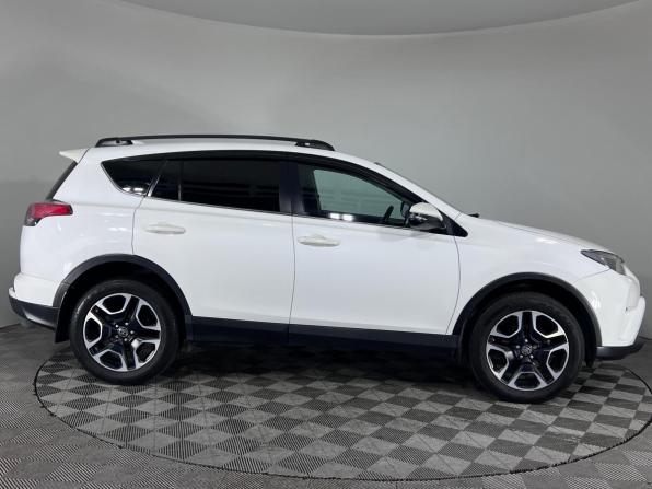 Toyota RAV4 IV (XA40) Рестайлинг с пробегом 2018 года, цена 1 950 000 рублей, 218968 км, внедорожник, Автокод Объявления