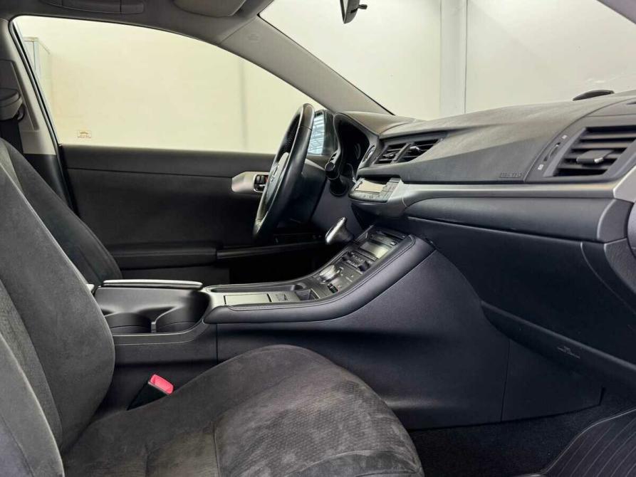 Lexus CT I Москва  - изображение 11