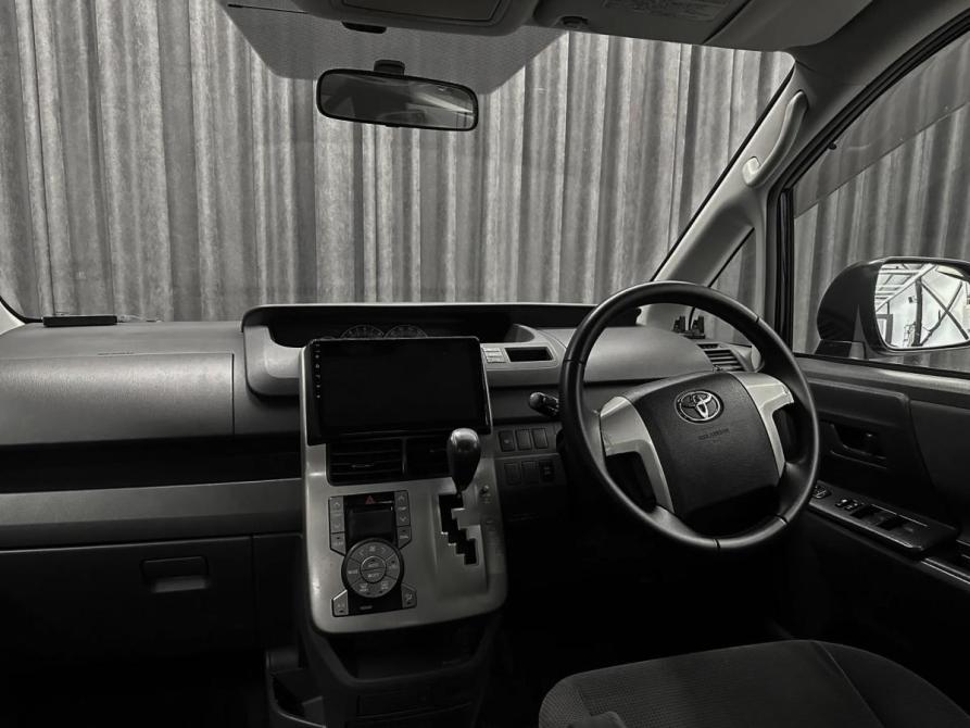Toyota Noah II (R70) Красноярск  - изображение 12