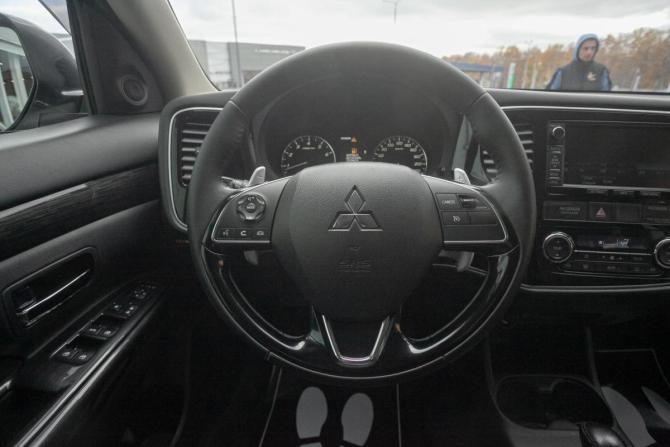 Mitsubishi Outlander III Рестайлинг с пробегом 2015 года, цена 2 335 000 рублей, 188500 км, внедорожник, Автокод Объявления
