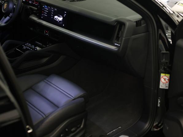 Porsche Cayenne III Рестайлинг с пробегом 2024 года, цена 15 950 000 рублей, 5253 км, внедорожник, Автокод Объявления