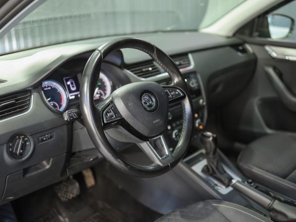 Skoda Octavia III (A7) с пробегом 2016 года, цена 1 375 000 рублей, 201295 км, лифтбек, Автокод Объявления