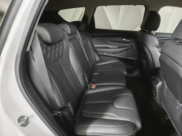 Hyundai Santa Fe IV Рестайлинг с пробегом 2022 года, цена 4 380 000 рублей, 40197 км, внедорожник, Автокод Объявления