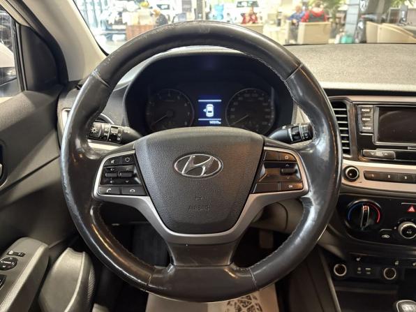 Hyundai Solaris II с пробегом 2018 года, цена 1 100 600 рублей, 147135 км, седан, Автокод Объявления